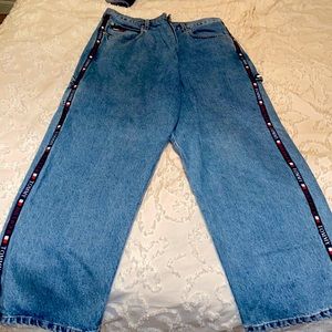 VINTAGE 90’s TOMMY JEANS